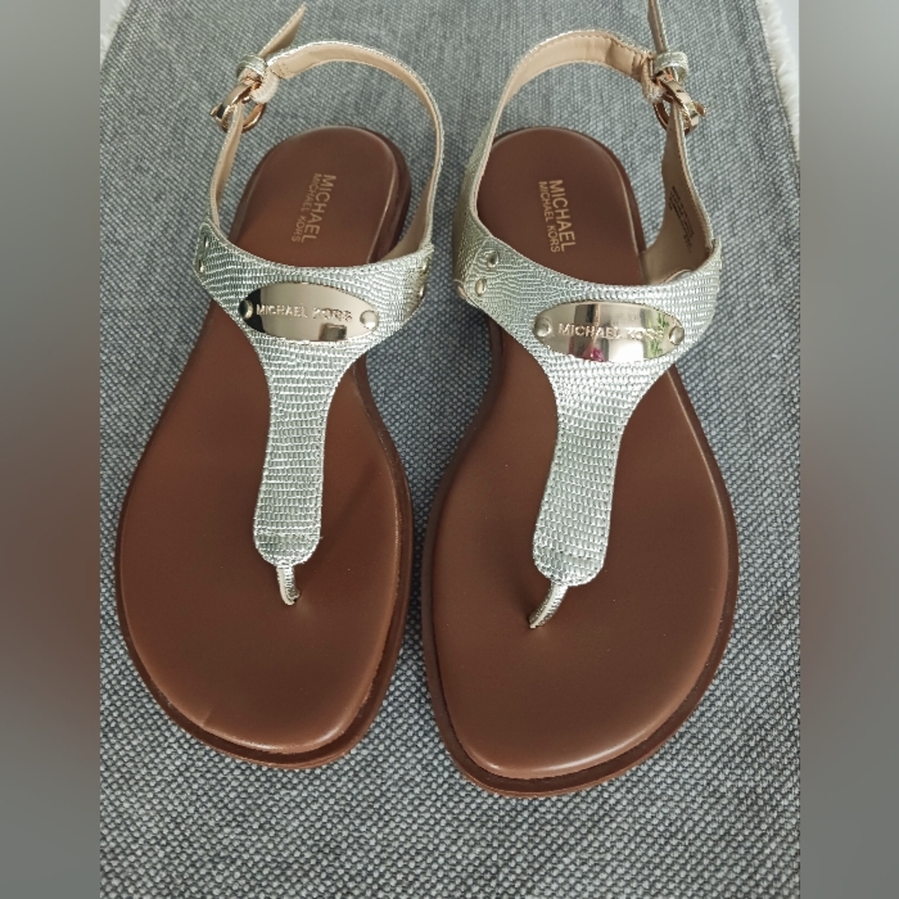 Michael Kors Metallic Color Slide-on Sandals. Mint Condition. Size 7